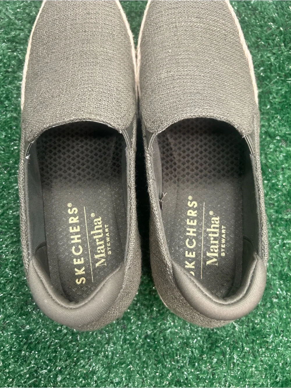 Skechers adds easy sneakers